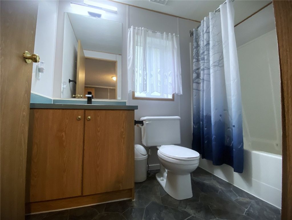 listing image 16516070382899351110