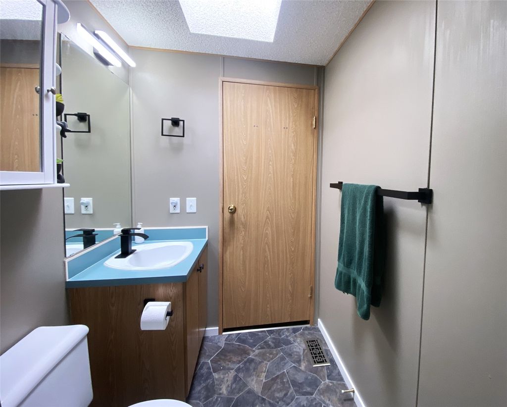 listing image 16513833455099725327