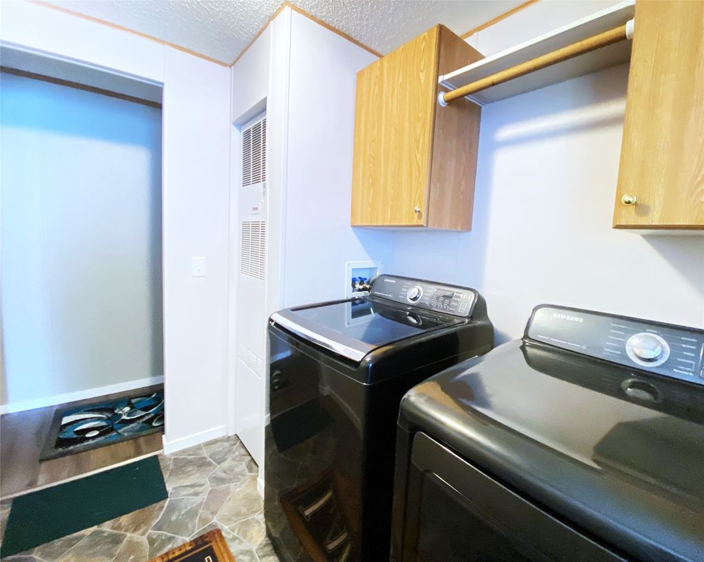 listing image 16516070382899351110