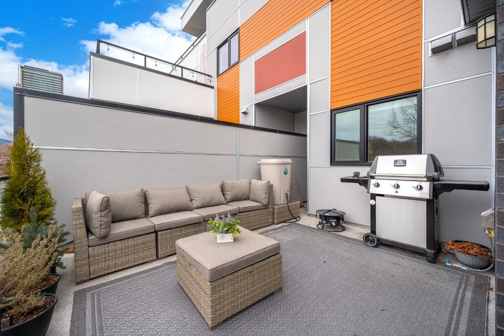 listing image 16510215529902255151