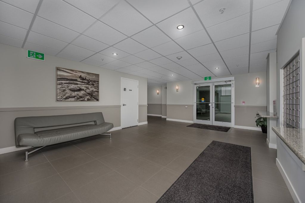 listing image 16513119135240996531