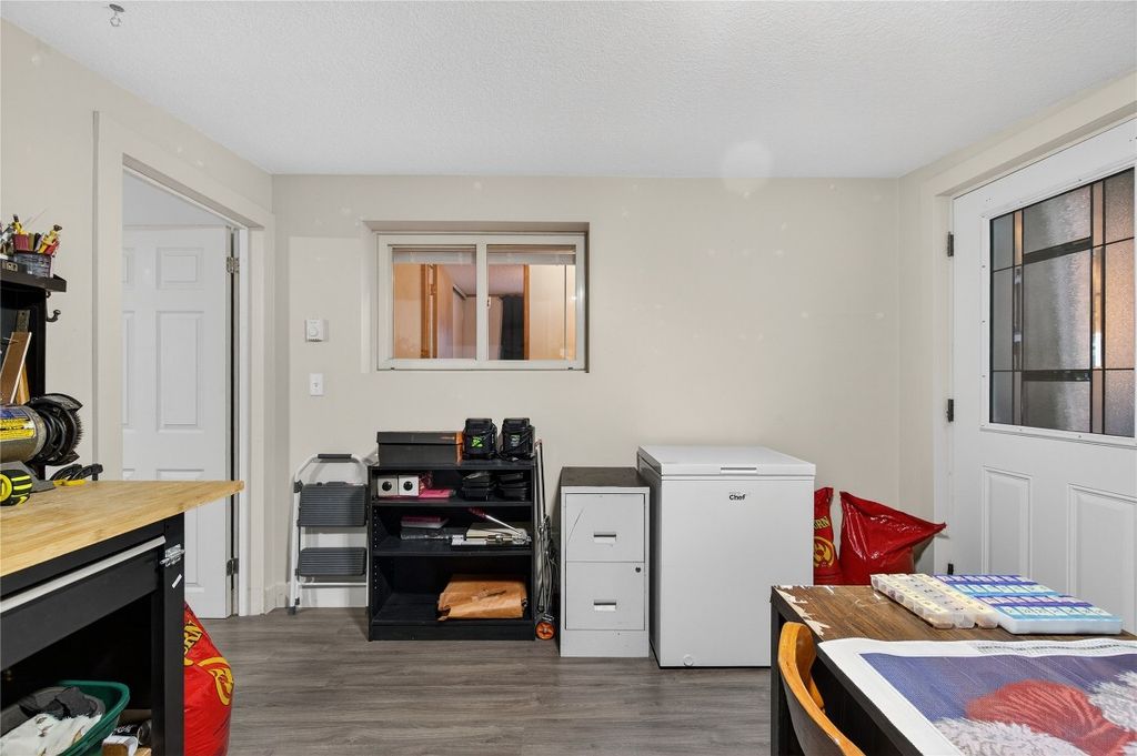 listing image 16519589924450093193