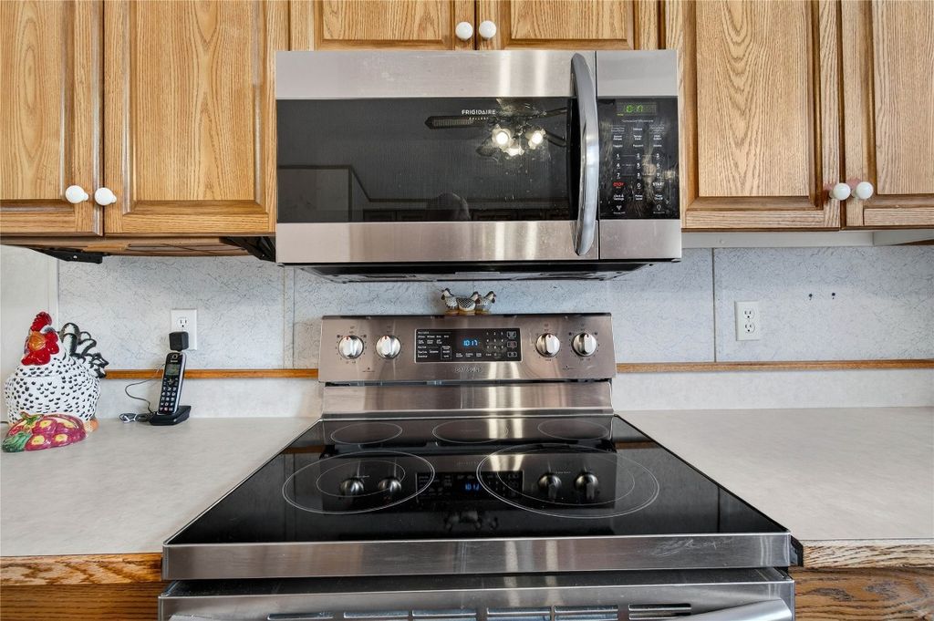 listing image 16512715936477578796