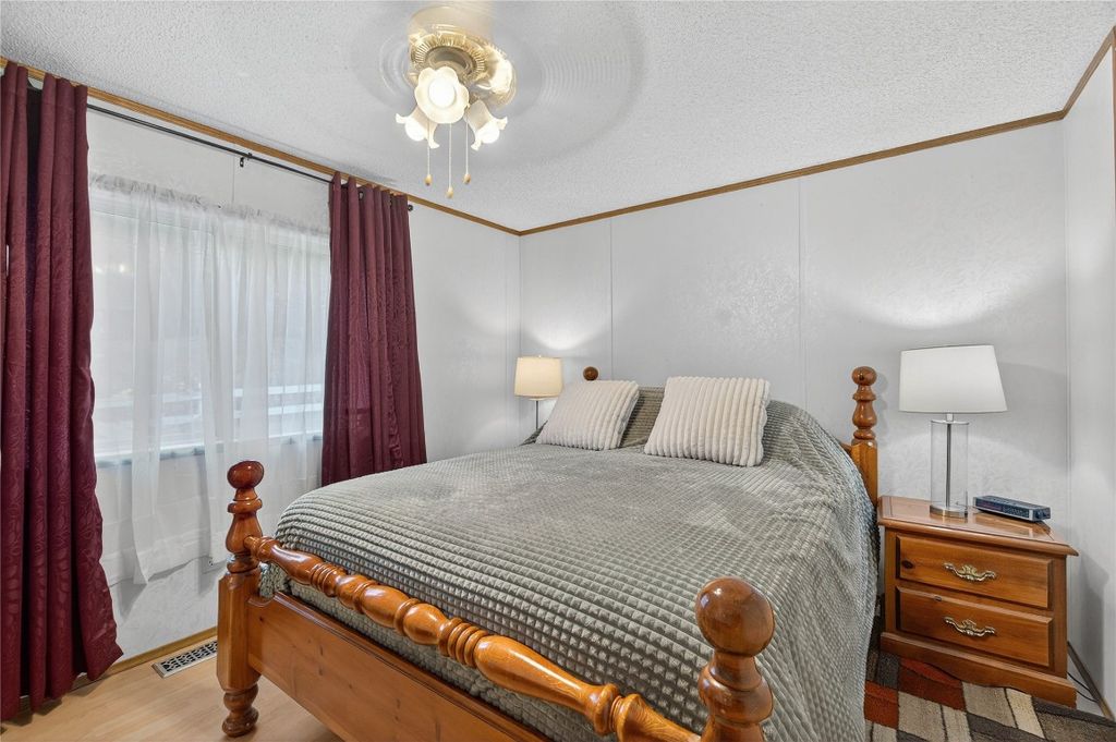 listing image 16514898140364102195