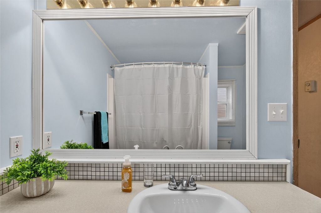 listing image 16511330174959026027