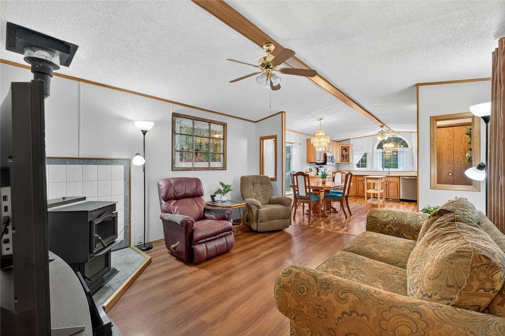 listing image 16511110126514370249