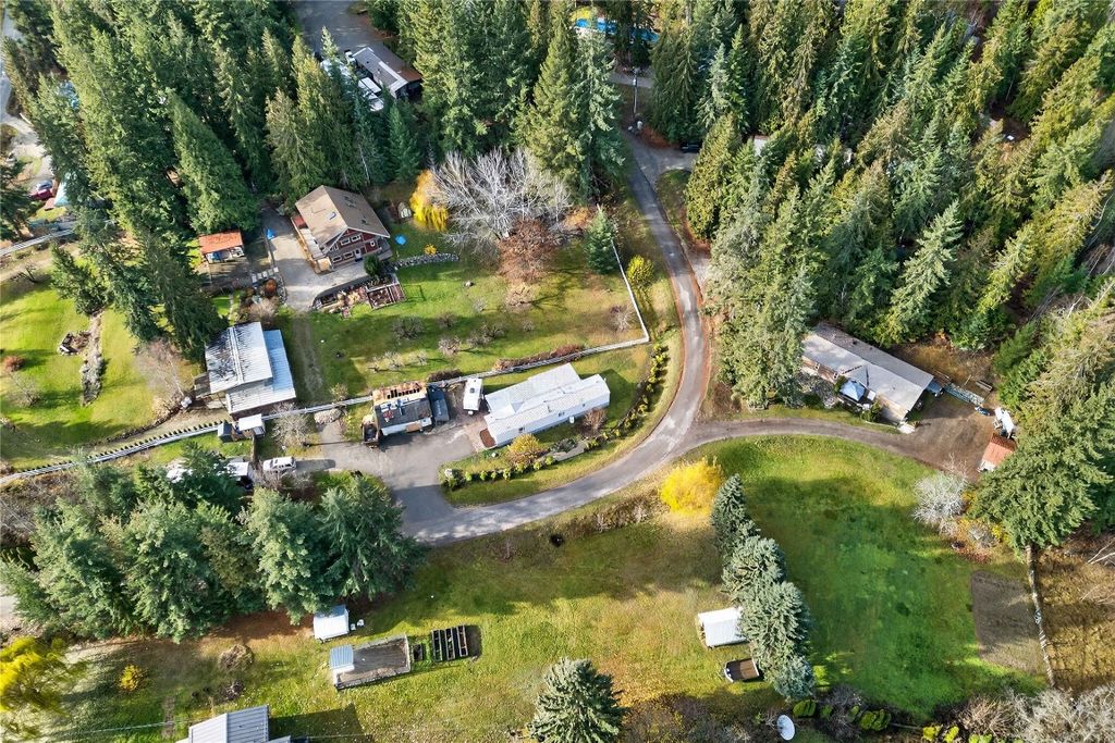 listing image 16517240323295080516