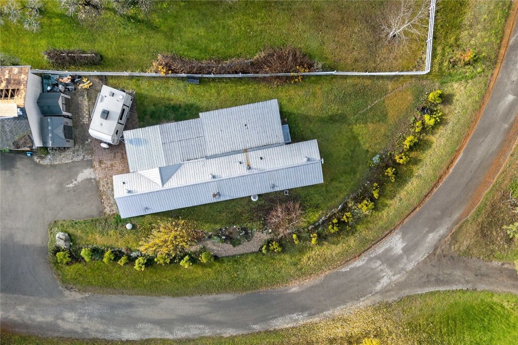 listing image 16512716471744911616