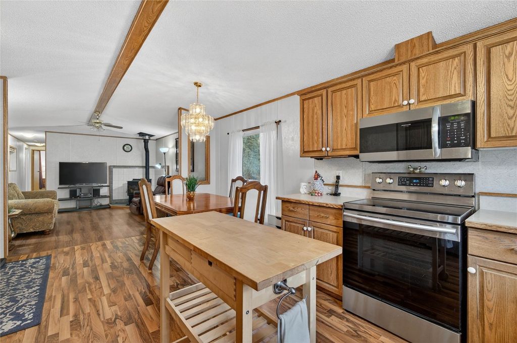 listing image 16512421527464160475