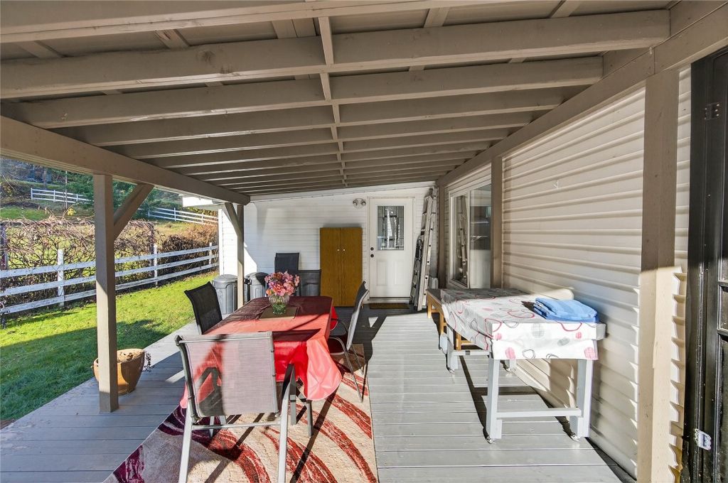 listing image 16512119159053006130