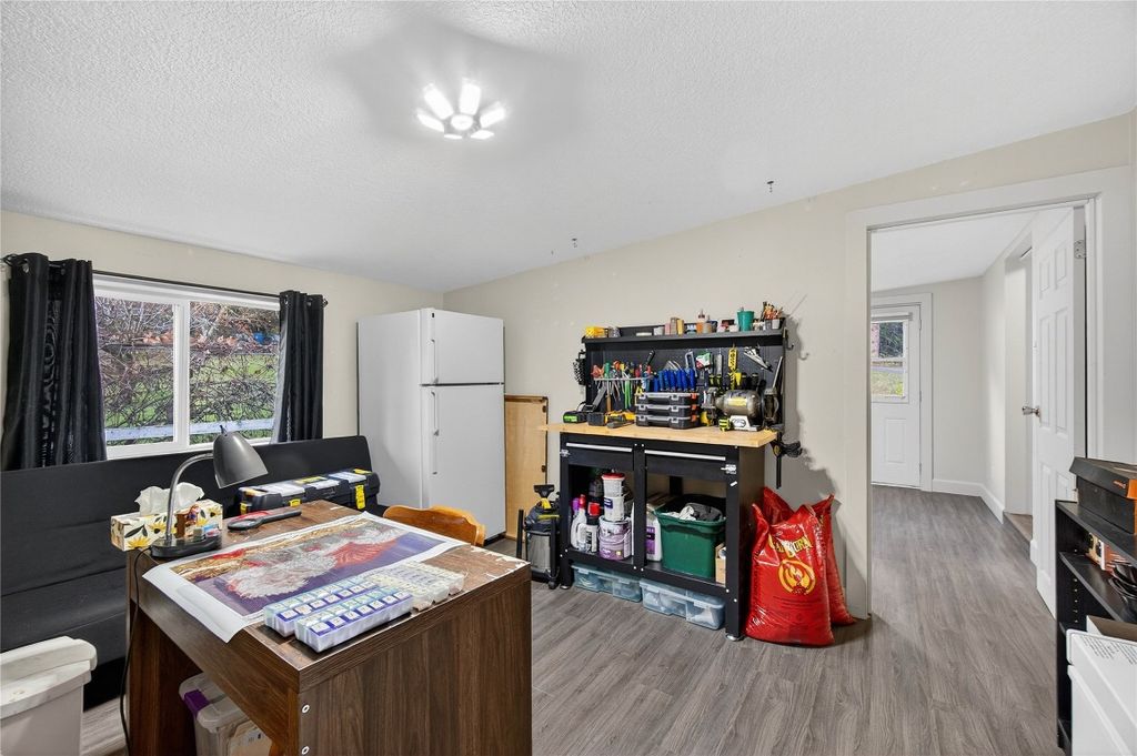 listing image 16517847734409405488