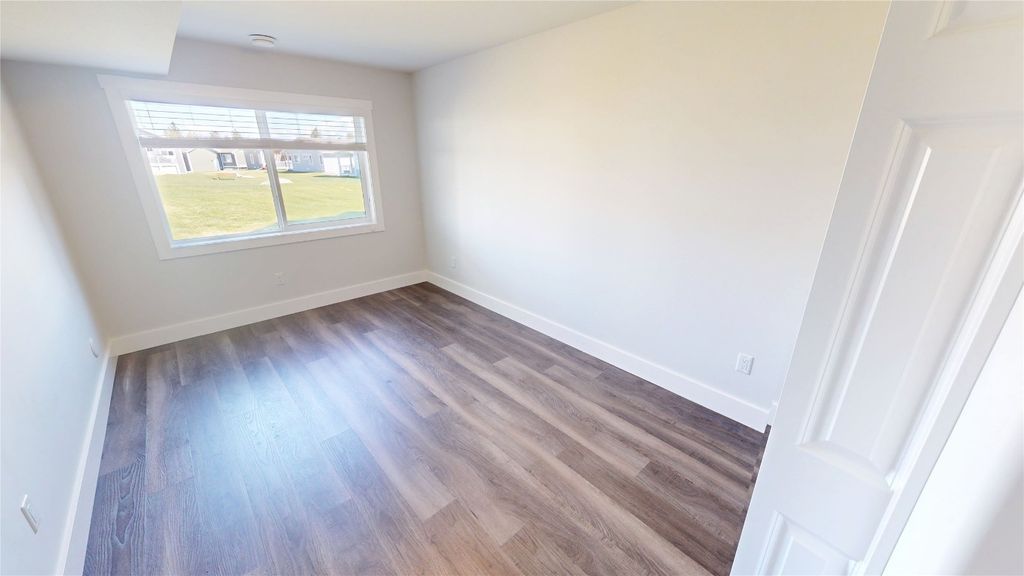 listing image 16513880124662913448