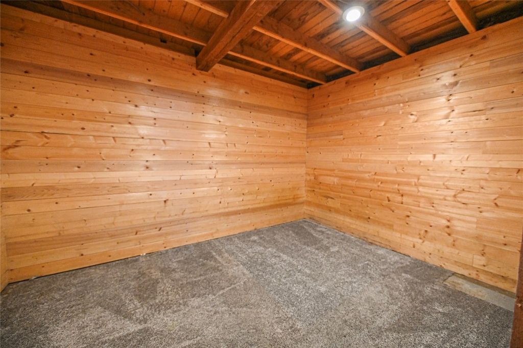 listing image 16518459863350702036