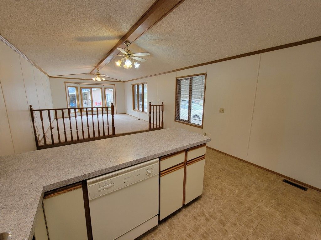 listing image 16511772696352785506