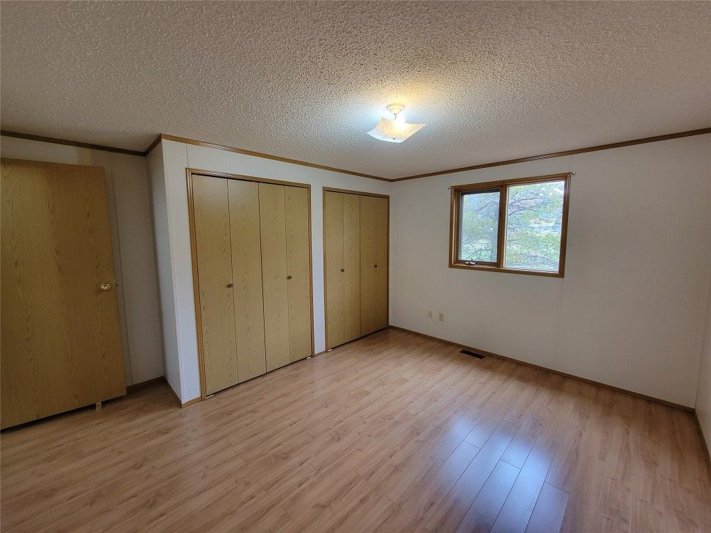 listing image 16514088384850960511