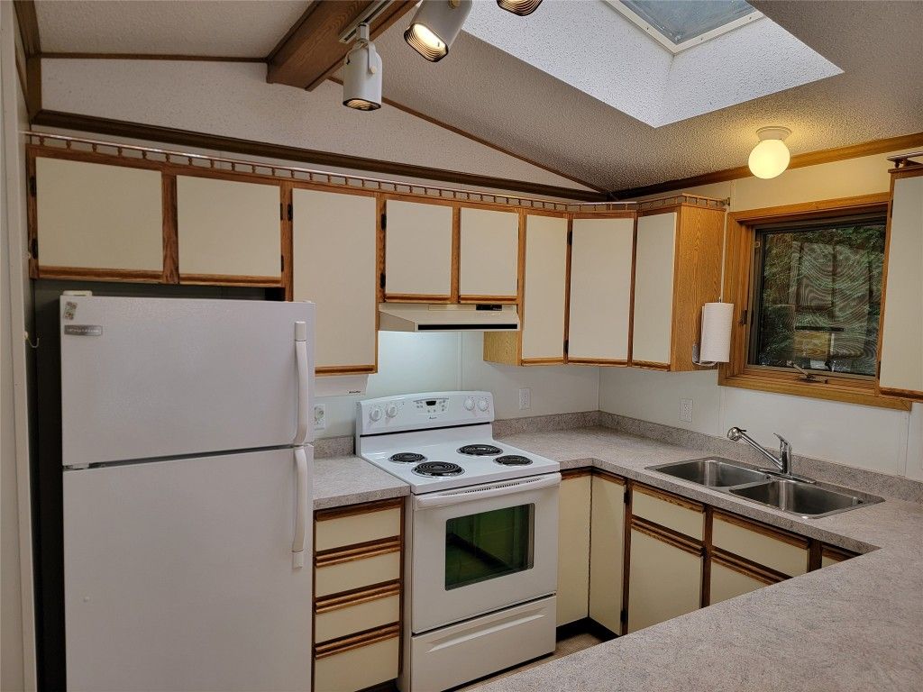 listing image 16514088601718610193