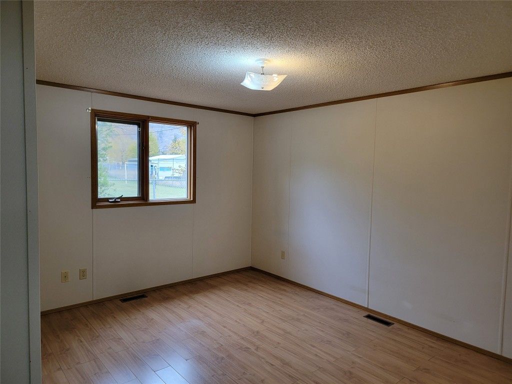 listing image 16513809782401119883