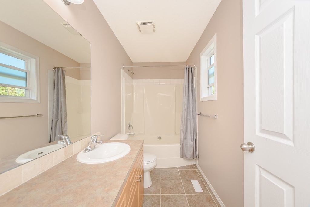 listing image 16518960171455760356