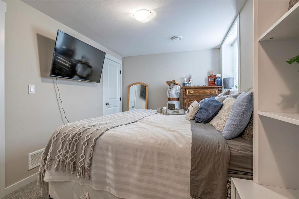 listing image 16517713242721020267
