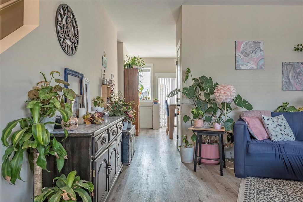 listing image 16519627077254753353