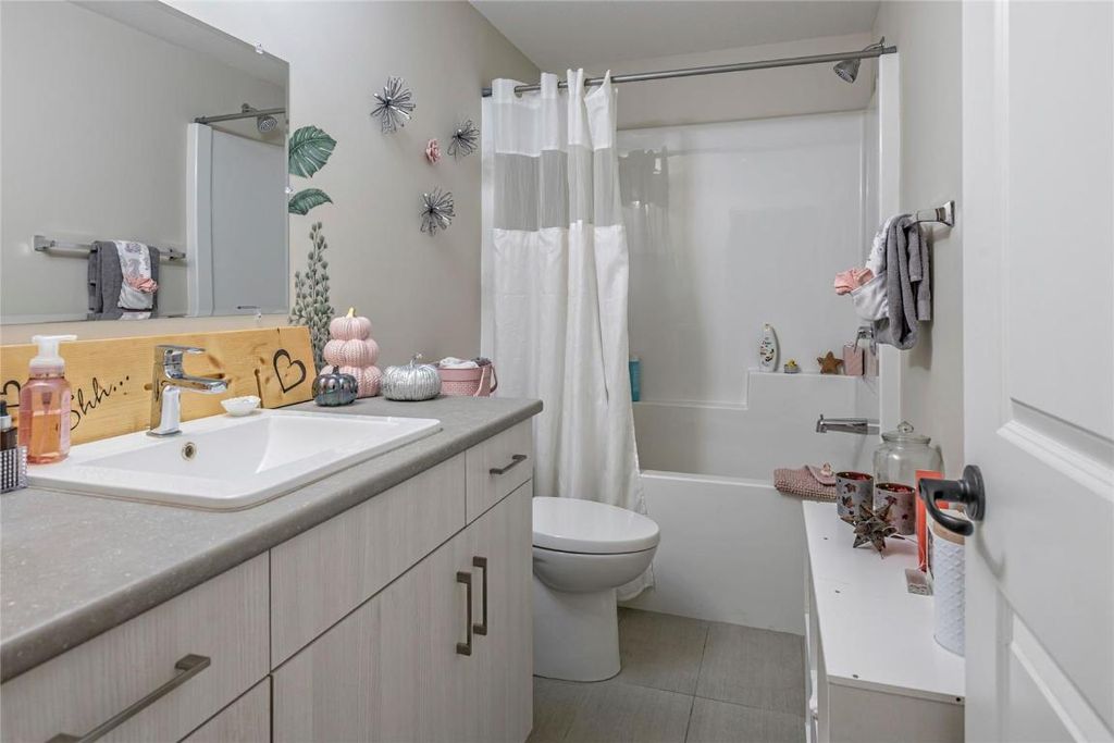 listing image 16511411313044674940