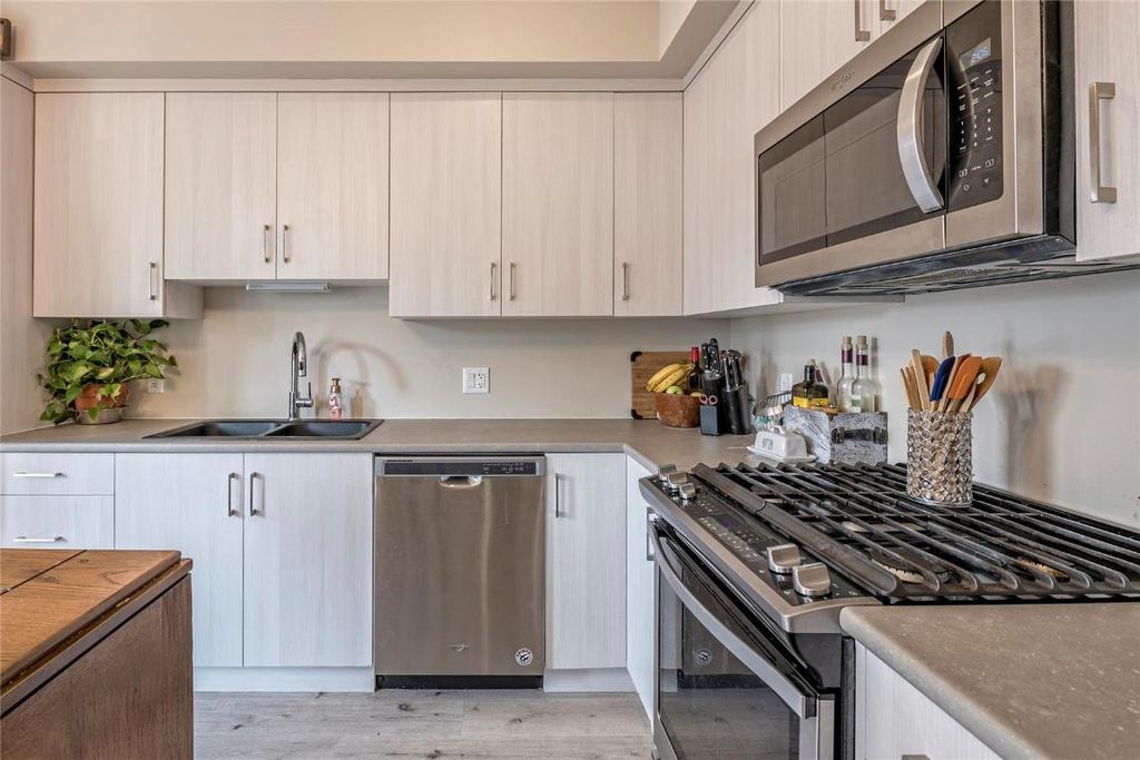 listing image 16518608307629437936