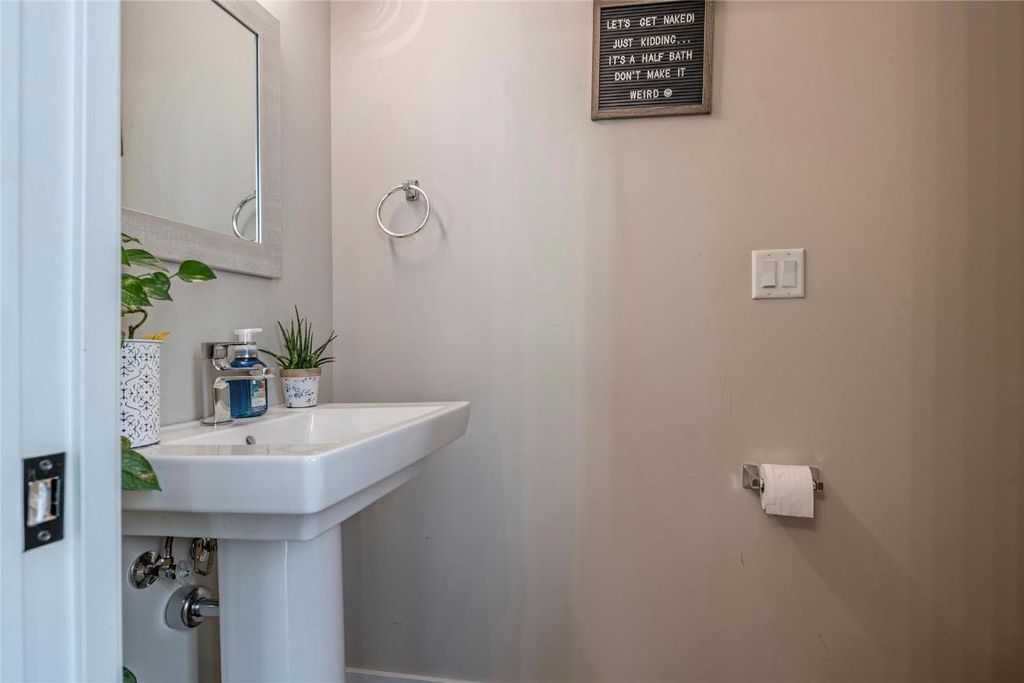 listing image 16514218259285637956