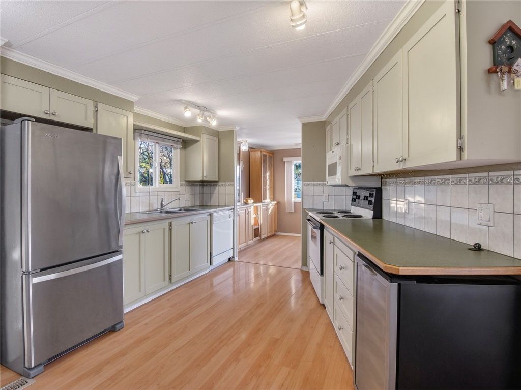 listing image 16513045179744257307