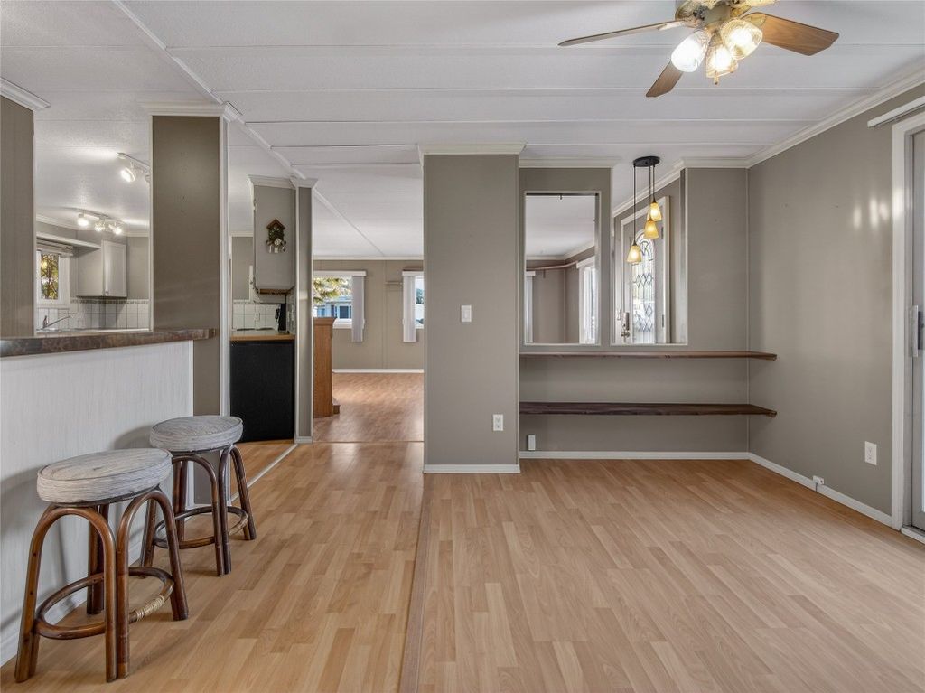 listing image 16514090799952009582