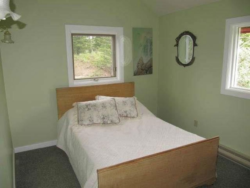 listing image 16510321728093905731
