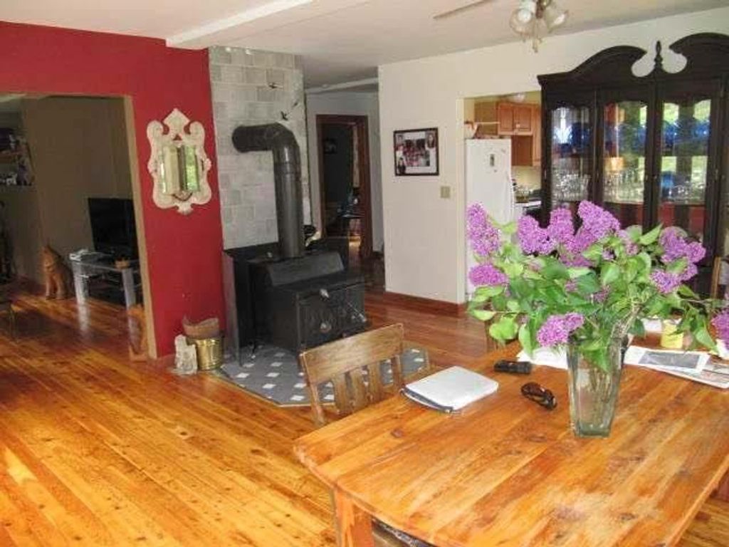 listing image 16519146978596911626