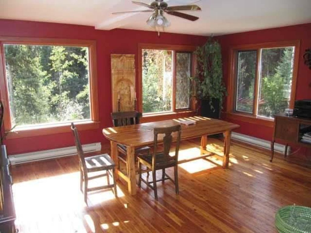 listing image 16516567158946878406