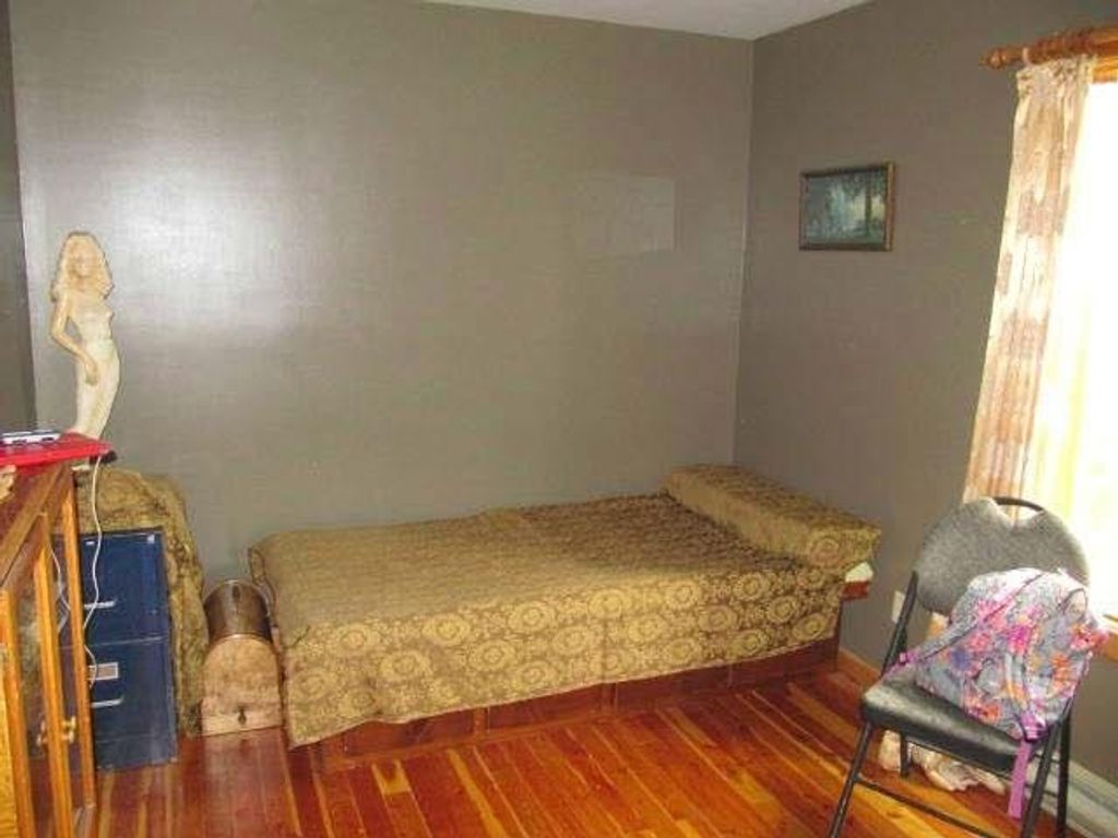 listing image 16518599093351772279