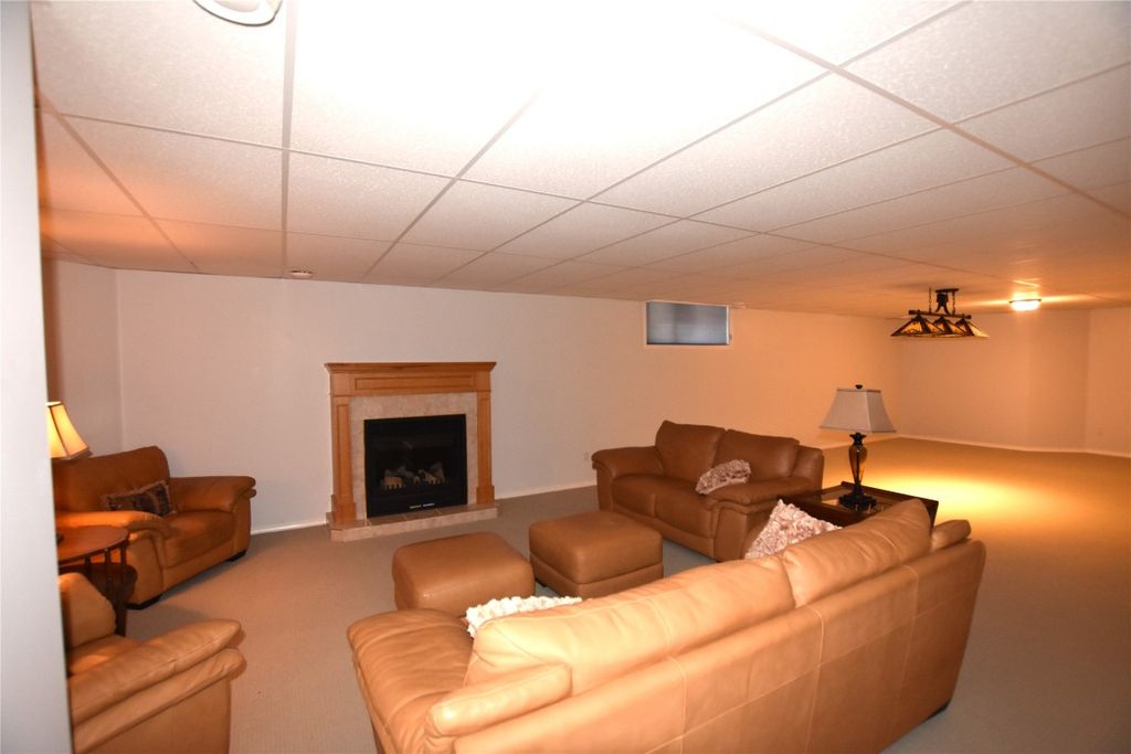 listing image 16516848542829726142