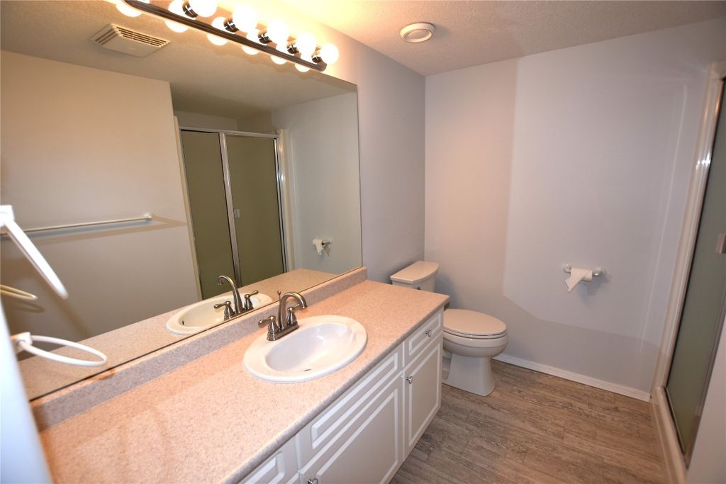 listing image 16518386429841883302