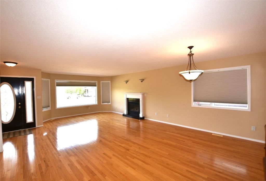 listing image 16513089933475467984