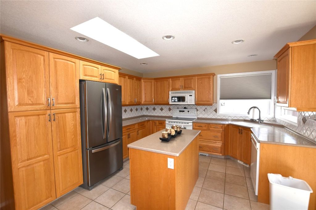 listing image 16519142293659111287