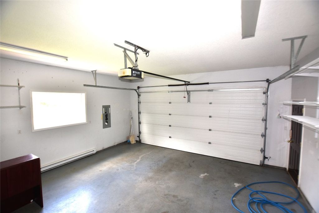 listing image 16516729051004828606