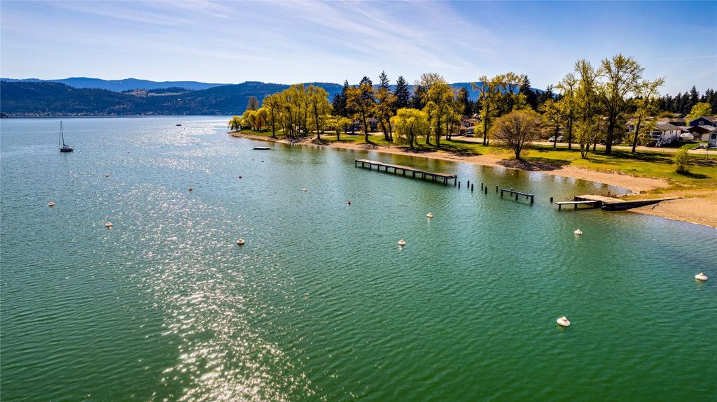 listing image 16512725615815428926