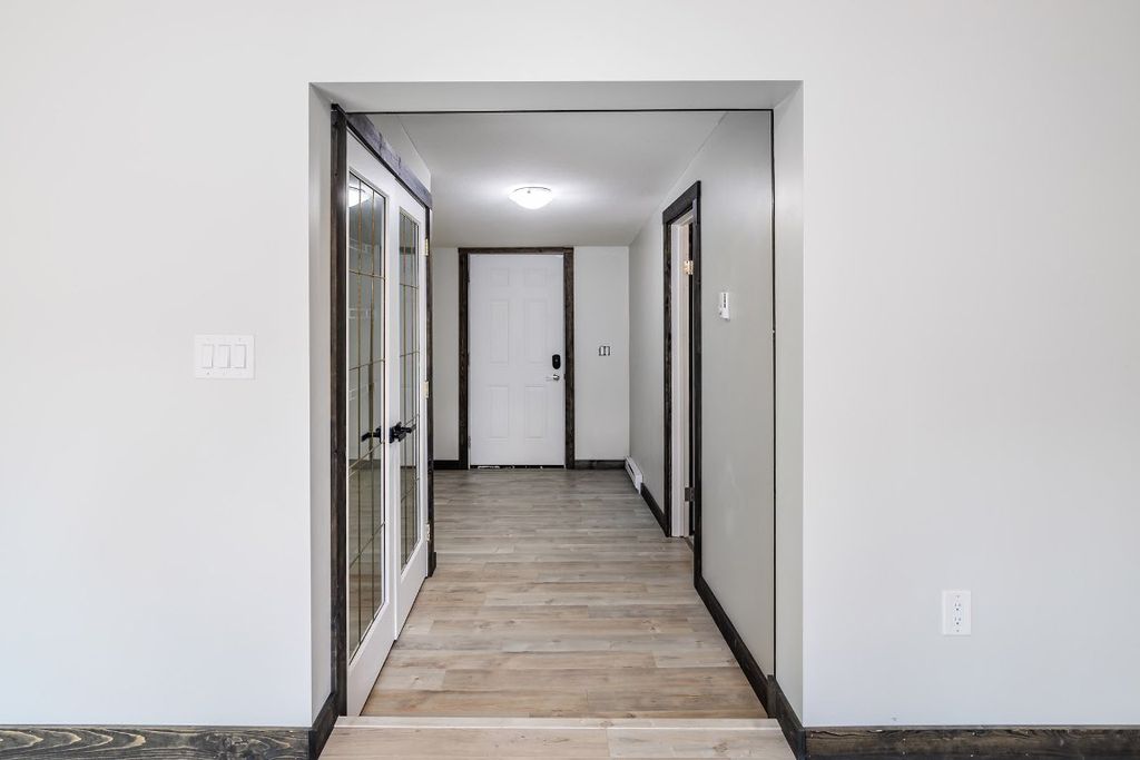 listing image 16510900691450391996