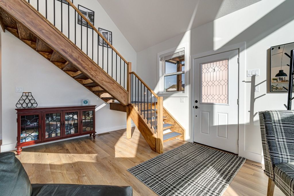 listing image 16513511588181799332