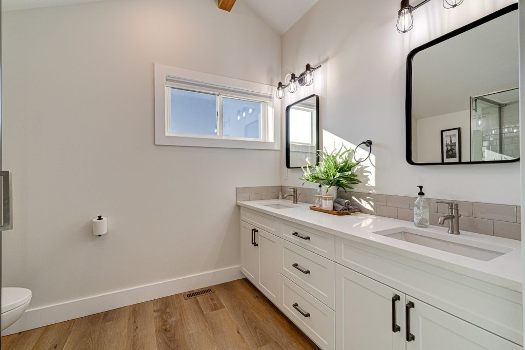 listing image 16517711044516301834