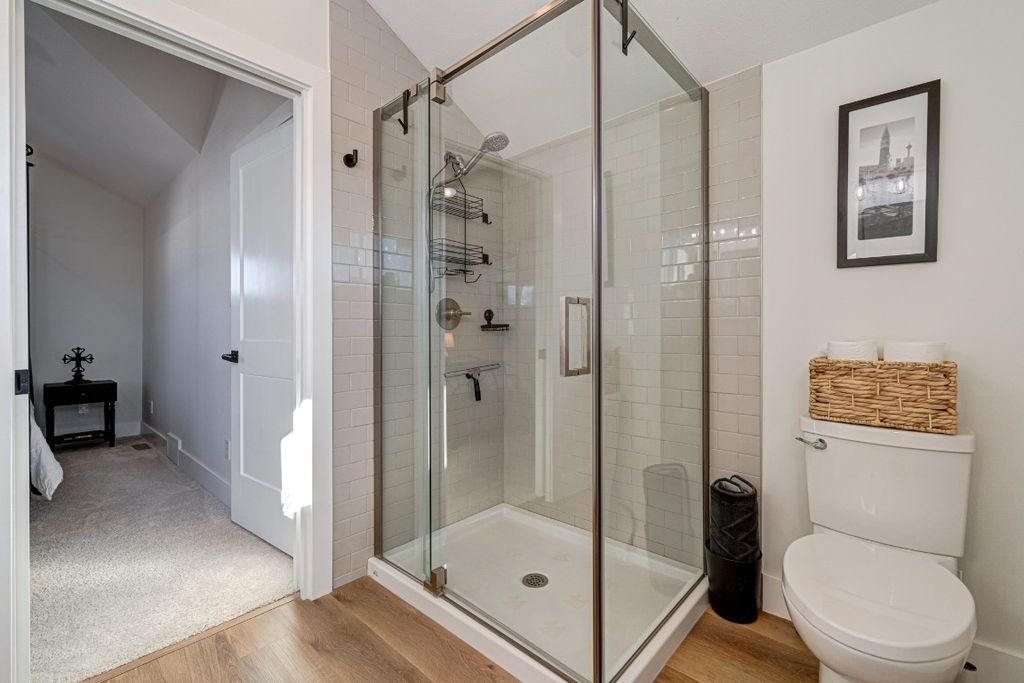 listing image 16515208442183228672