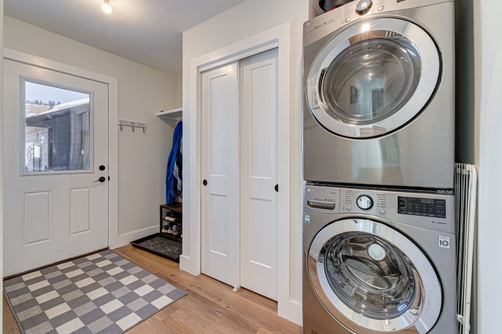 listing image 16516292632047744662
