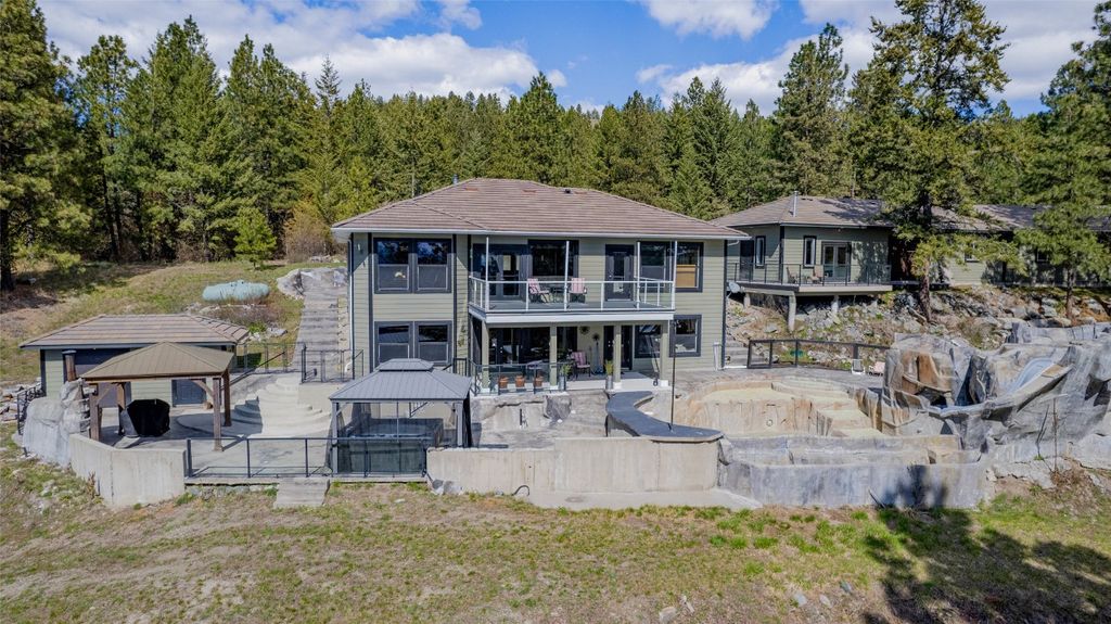 listing image 16517738520765849407