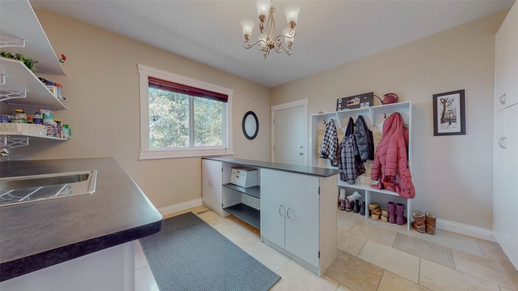 listing image 16511842929222920556