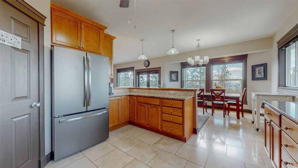 listing image 16515504962859641821