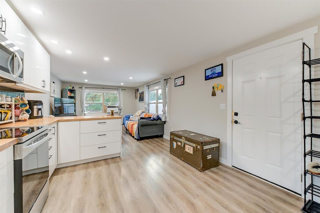 listing image 16519093108089668606