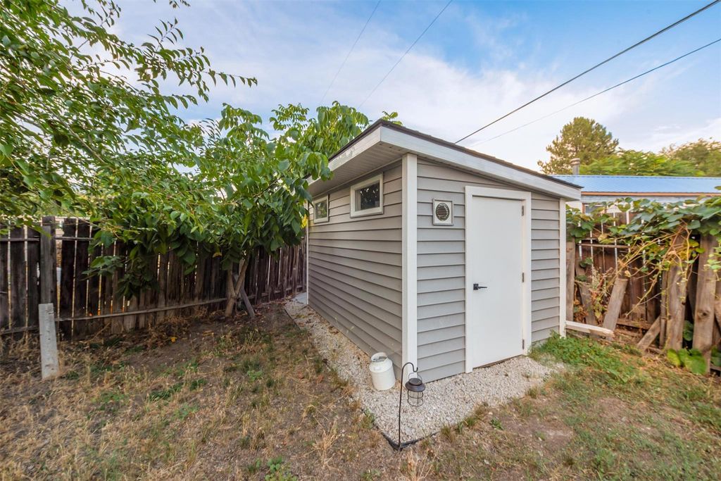 listing image 16515784120163823815