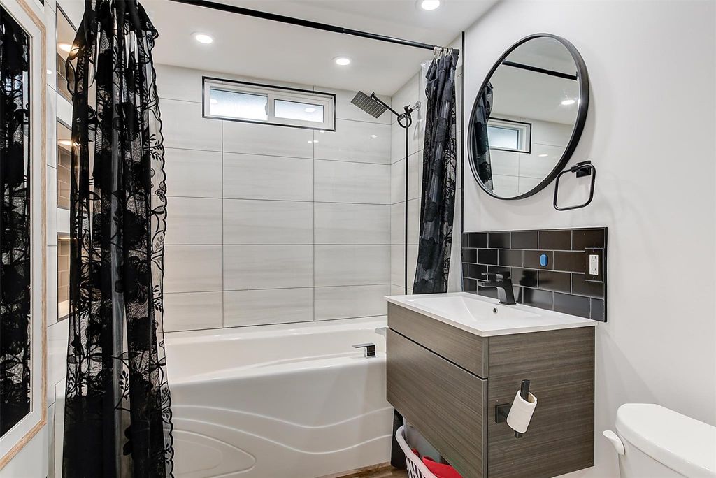 listing image 16519574211621199258